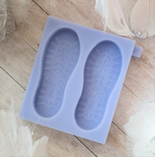 Load image into Gallery viewer, Christmas Santa Claus Boots Foot Print Wax Melt Shape Mould
