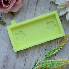 Load image into Gallery viewer, Flowers Mothers Day Wax Melt Silicone Mould
