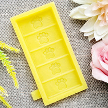 Load image into Gallery viewer, Paw Print Wax Melt Snap Bar Silicone Mould
